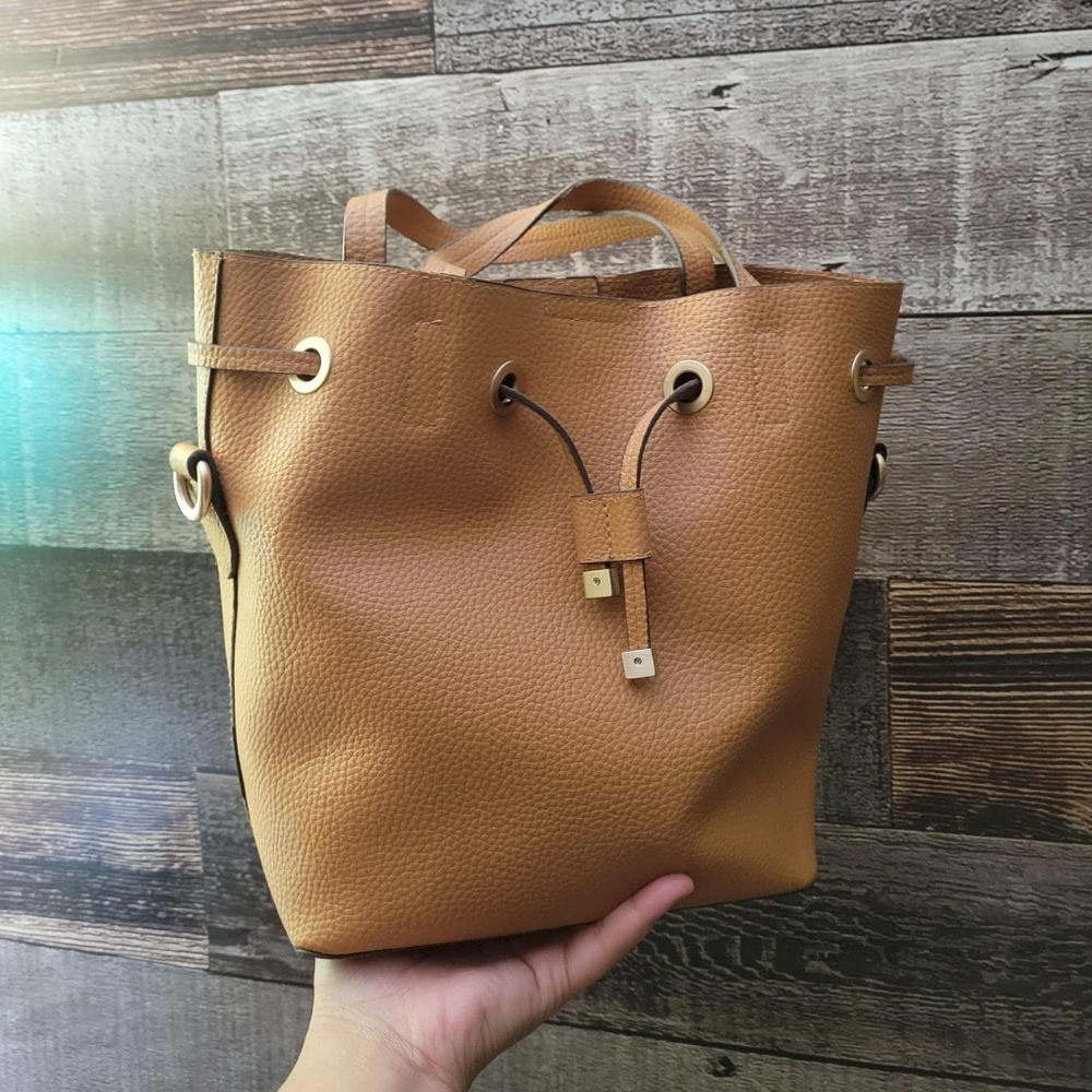 Bucket bag